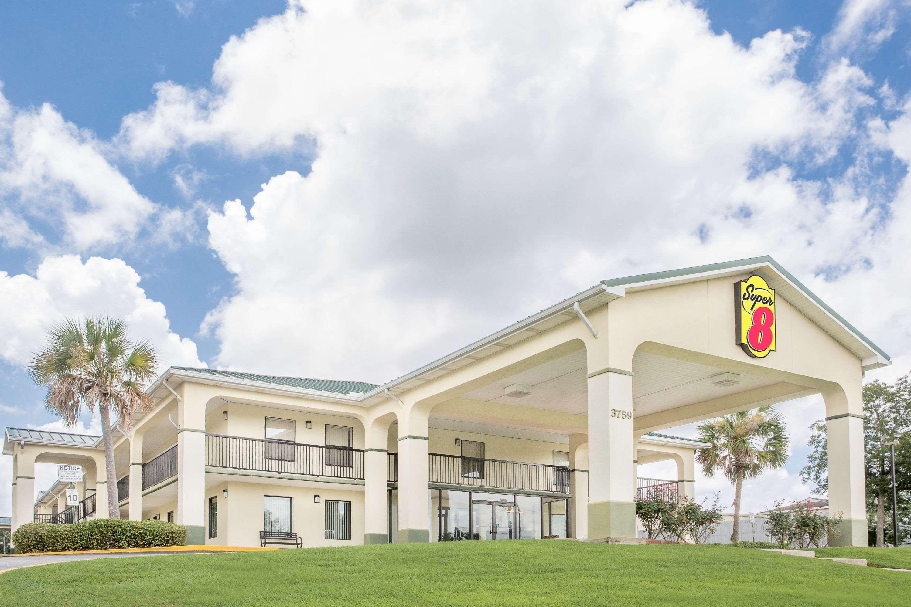 Hotel Super 8 By Wyndham Mobile Exteriér fotografie