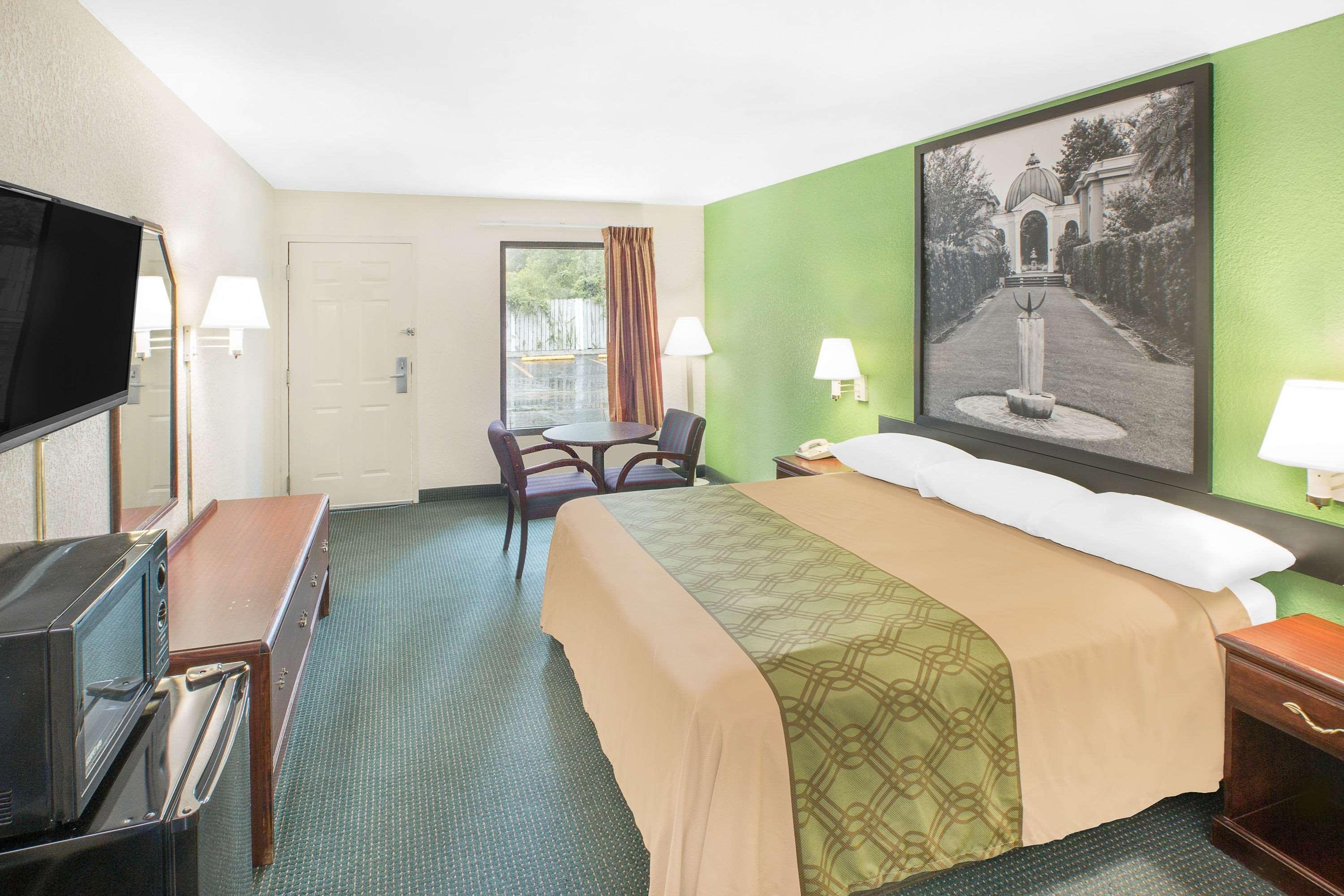 Hotel Super 8 By Wyndham Mobile Exteriér fotografie